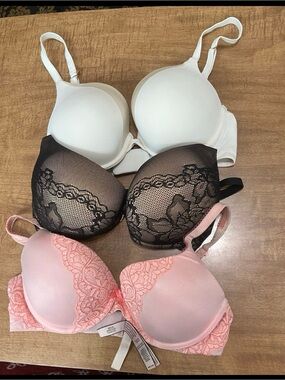 Victoria secret & secret treasures 36C bras bundle